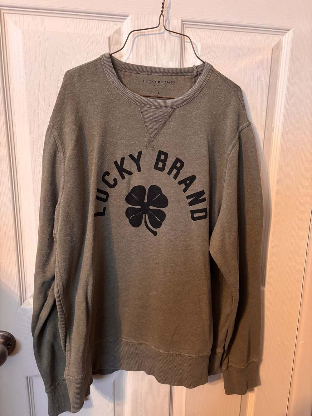 Lucky Brand Sweatshirt Size L Green Clover Logo Crewneck